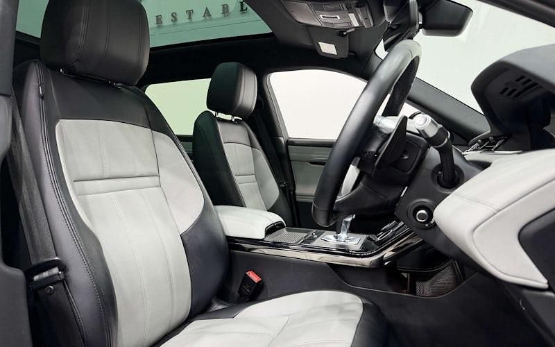 Used Land Rover Range Rover evoque First Edition 182 HP (133 kW) 2019 Silver SUV