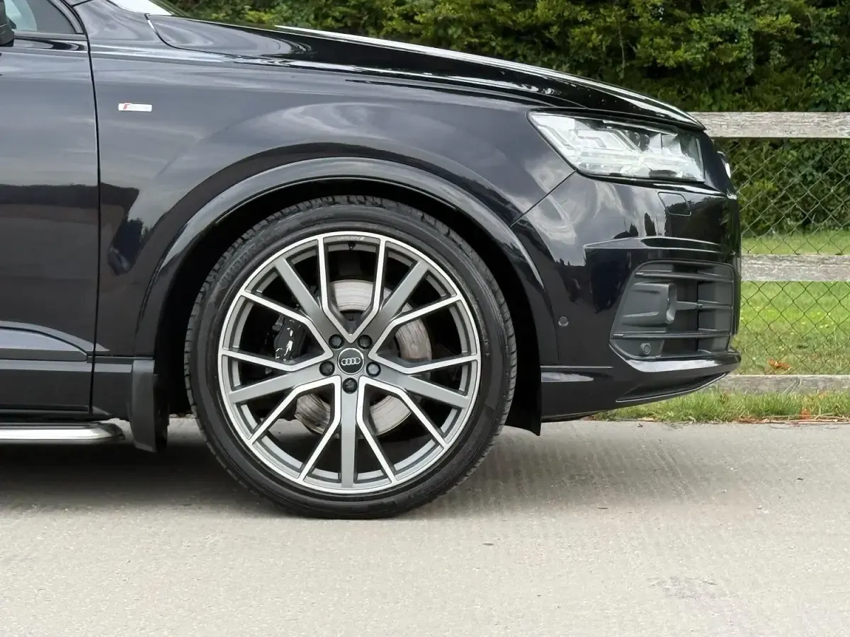 Used Audi Q7 Advanced 272 HP (200 kW) 2018 Black SUV