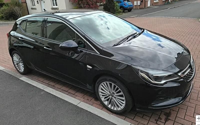 Second-hand Vauxhall Astra Elite 200 CP (147 kW) 2018 Hatchback