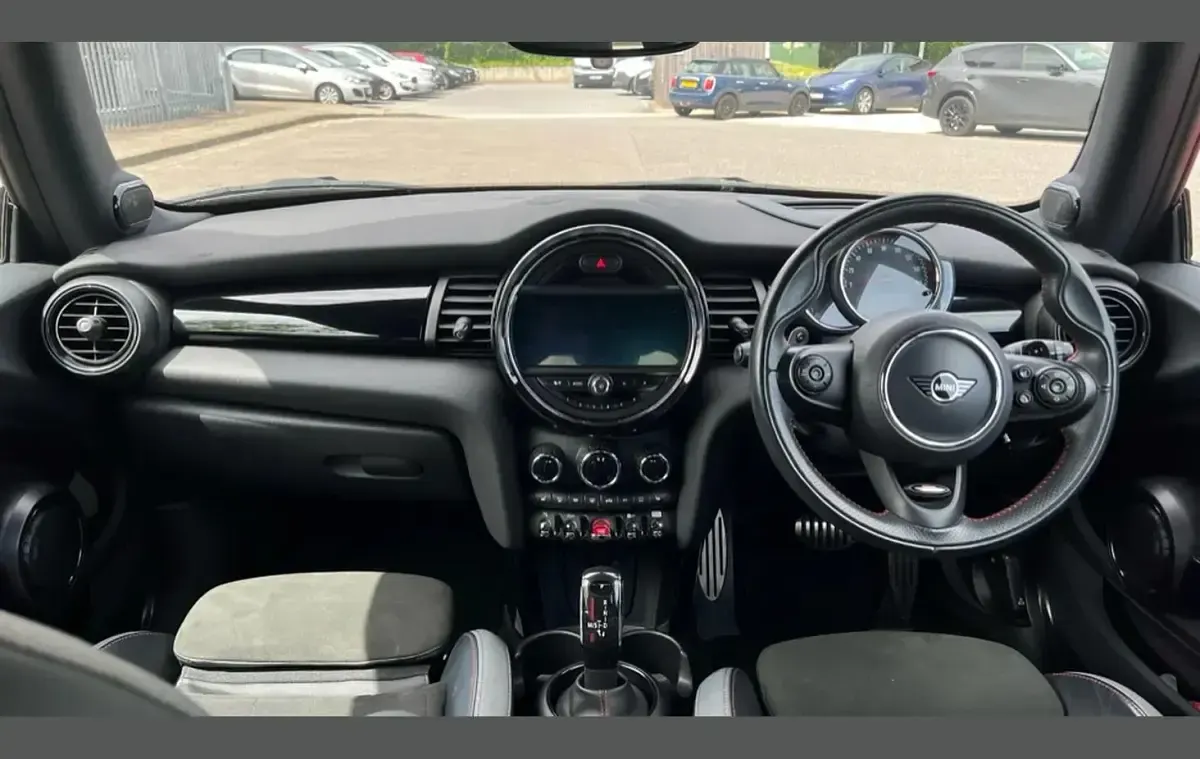Used Mini John Cooper Works 228 HP (167 kW) 2019 Silver Hatchback