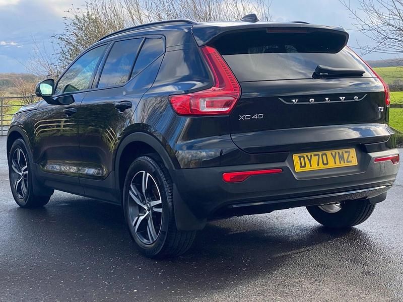 Used Volvo XC40 R-Design 163 HP (119 kW) 2020 Onyx black SUV