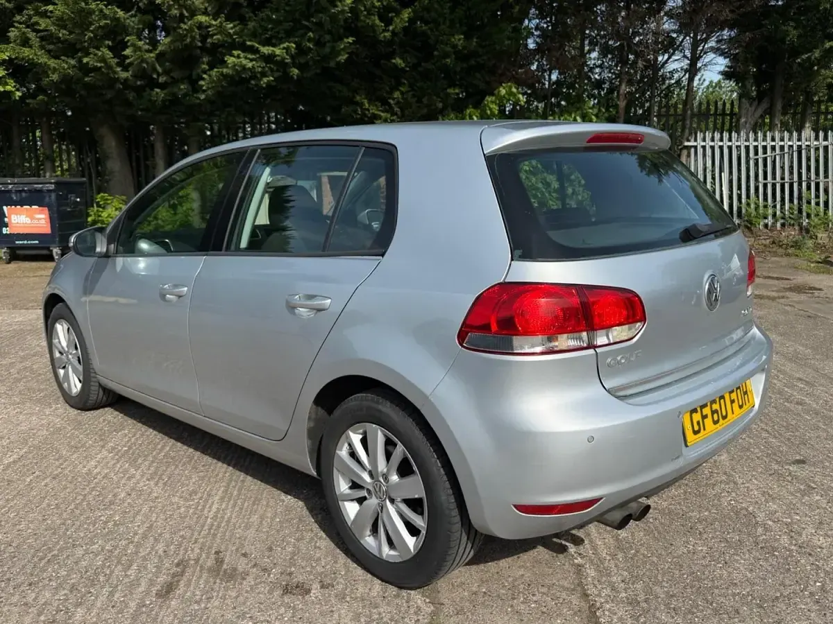 Used VW Golf VI SE 140 HP (102 kW) 2010 Silver Hatchback