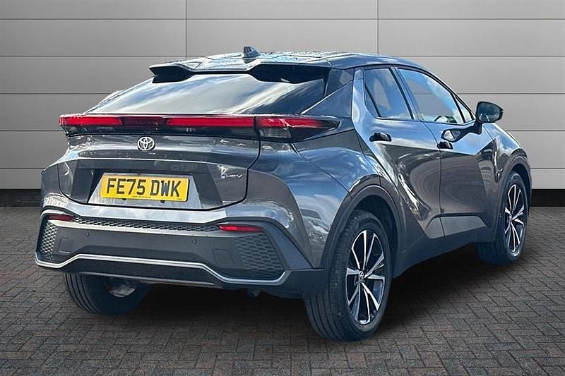 Used Toyota C-HR Design 140 HP (102 kW) 2025 Unknown SUV