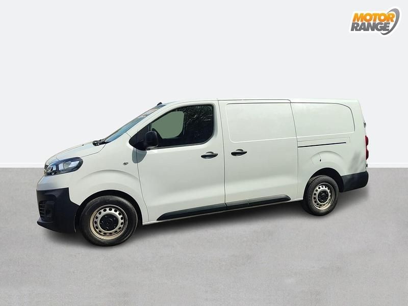 Used Vauxhall Vivaro 100 HP (73 kW) 2023 White MPV