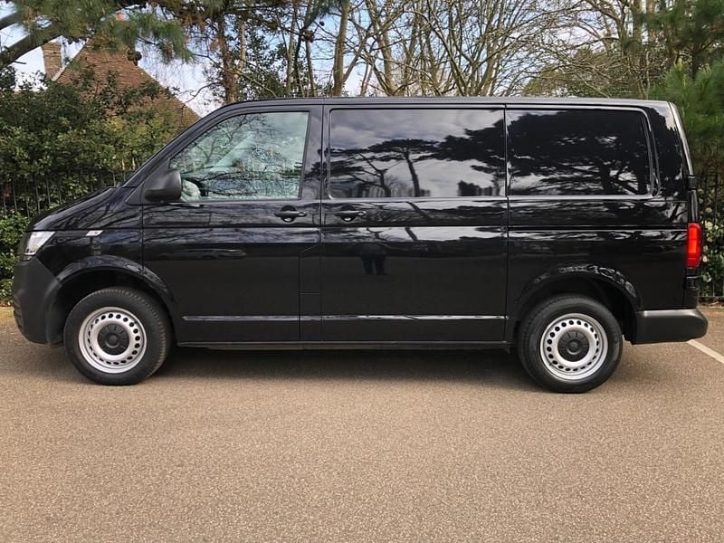 Second-hand VW Transporter Startline 110 CP (80 kW) 2020 Negru Van