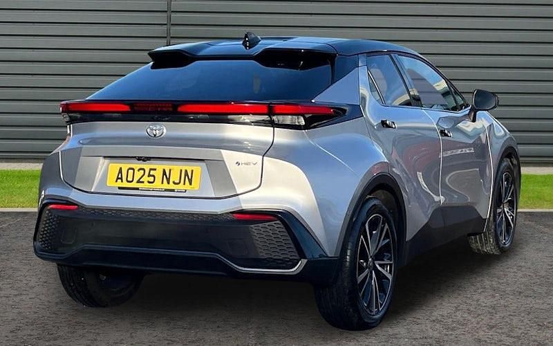 Used Toyota C-HR 140 HP (102 kW) 2025 Silver SUV