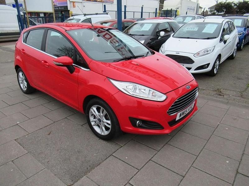 Used Ford Fiesta Zetec 2015 Red Hatchback