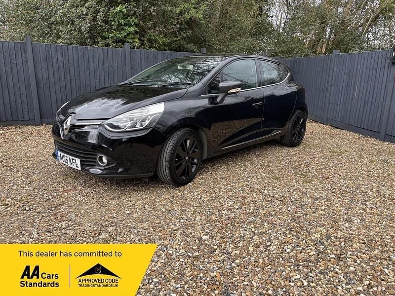 Used Renault Clio IV Dynamique 90 HP (66 kW) 2015 Black Hatchback