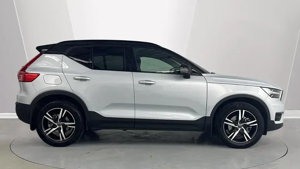 Used Volvo XC40 R-Design 194 HP (142 kW) 2021 Silver SUV