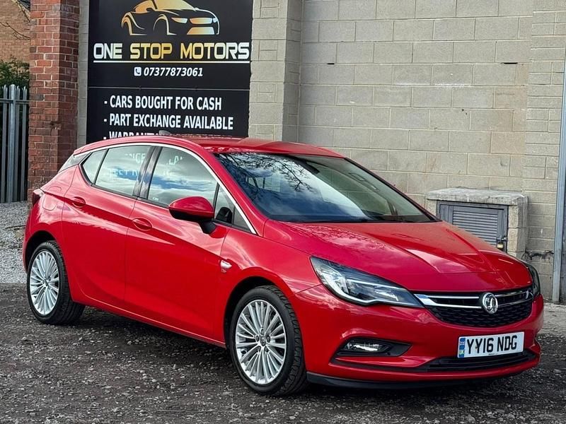Used Vauxhall Astra Elite 136 HP (100 kW) 2016 Red Hatchback
