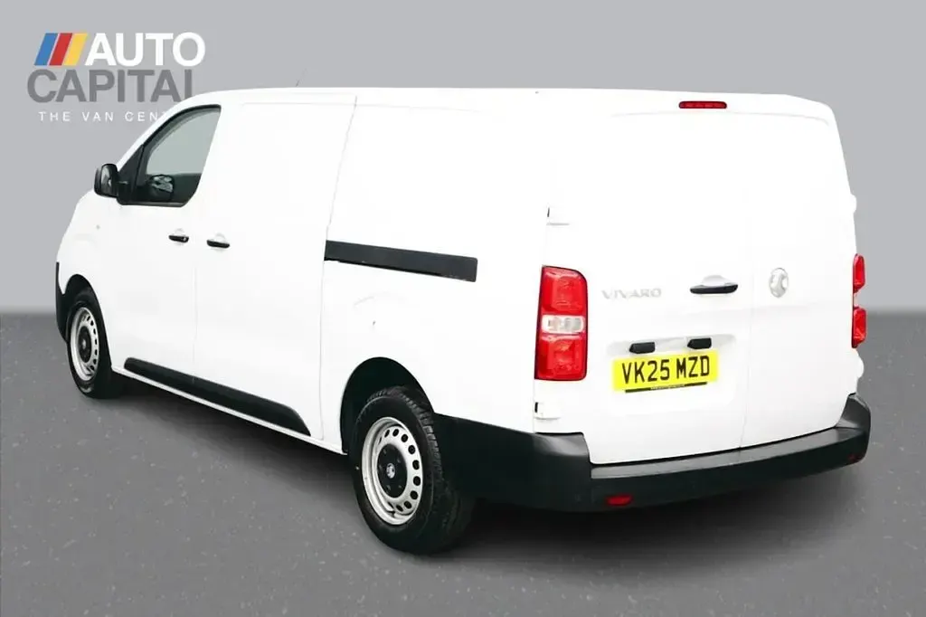 Used Vauxhall Vivaro 145 HP (106 kW) 2025 White MPV