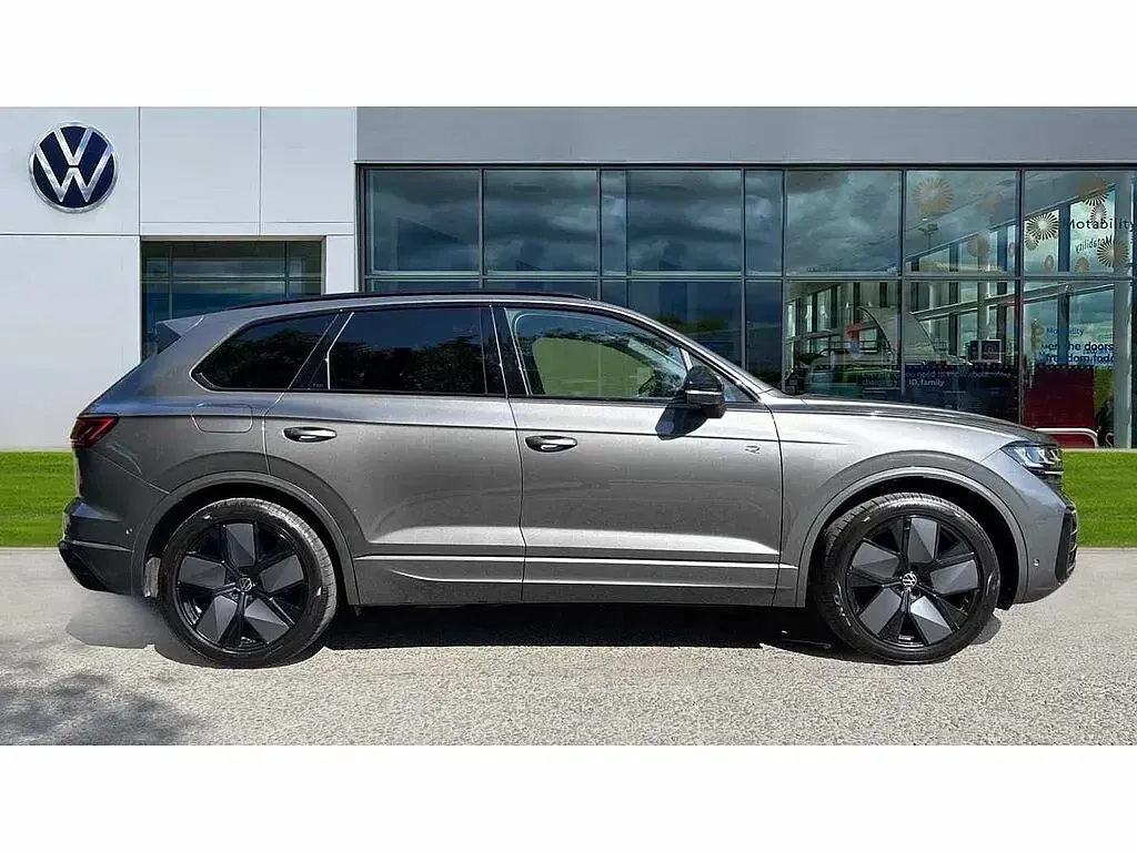 Used VW Touareg Edition 286 HP (210 kW) 2026 Grey SUV