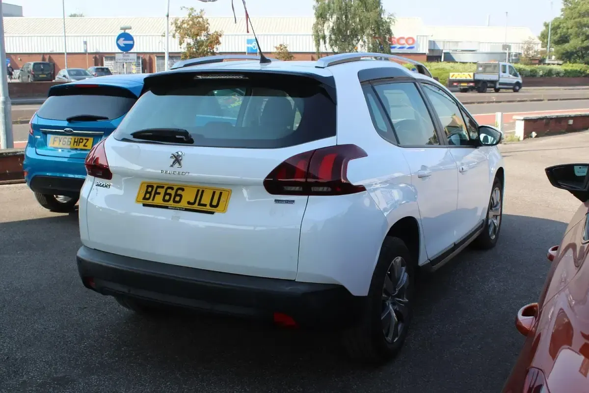 Used Peugeot 2008 Active 2017 White SUV