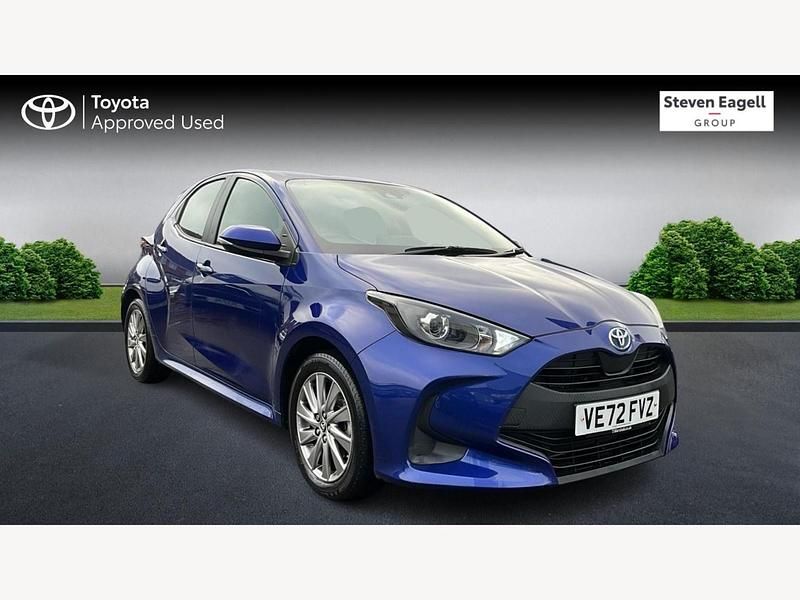 Used Toyota Yaris Hybrid 114 HP (83 kW) 2022 Blue Hatchback