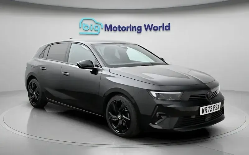 Used Vauxhall Astra GS Line 131 HP (96 kW) 2022 Black Hatchback