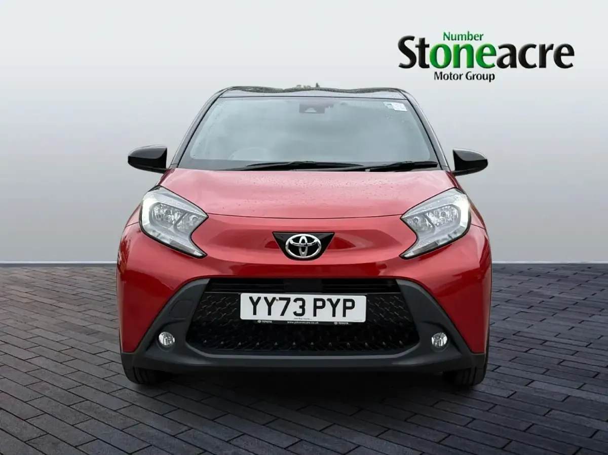 Used Toyota Aygo X 72 HP (52 kW) 2023 Red SUV
