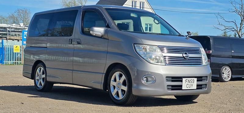 Used Nissan Elgrand 2009 Grey MPV
