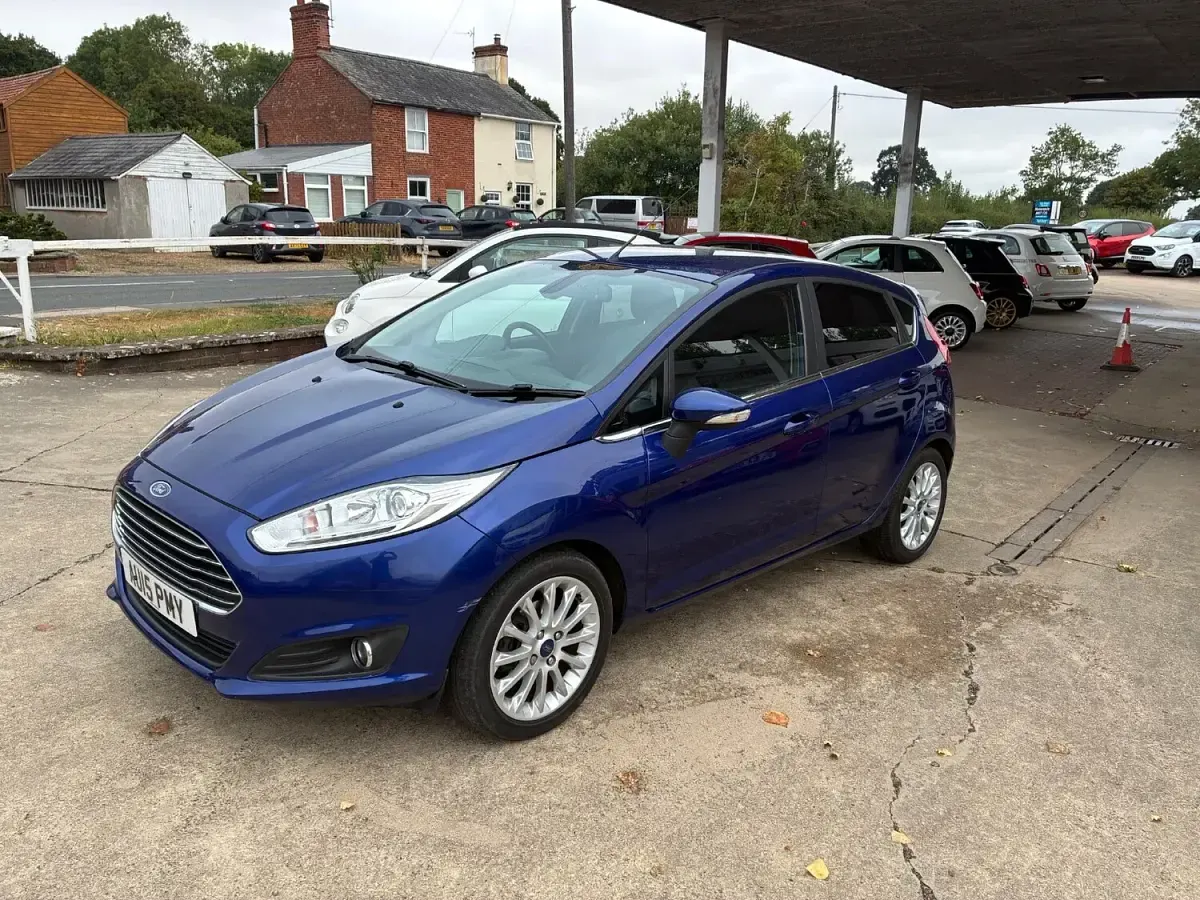 Used Ford Fiesta Titanium X 100 HP (73 kW) 2015 Blue Hatchback