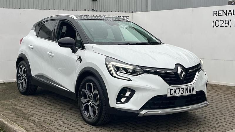 Metallic arctic white Used 2023 Renault Captur Techno SUV | £17,481 (Fair price) - Image 1/1