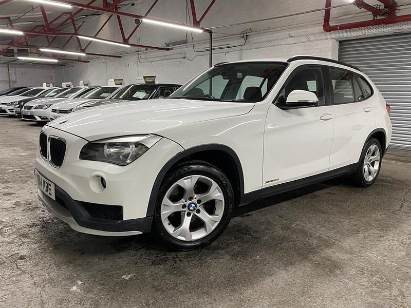 White Used 2014 BMW X1 SUV | £4,900 (Good price) - Image 1/4