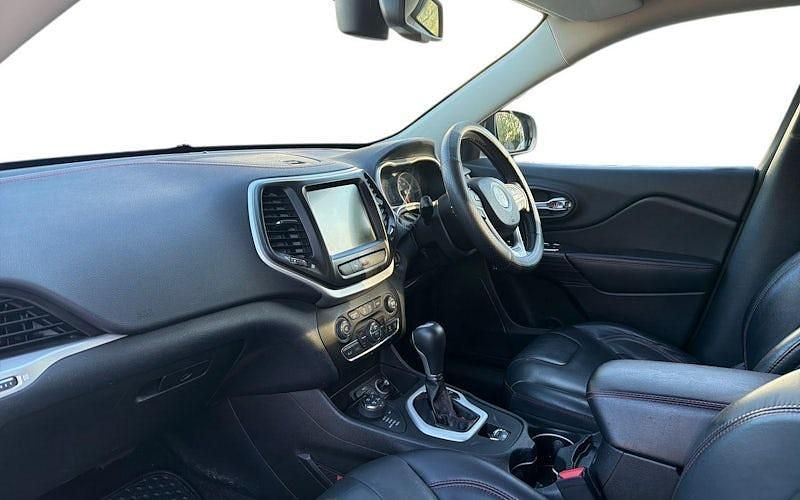 Used Jeep Cherokee Trailhawk 272 HP (200 kW) 2015 Grey SUV