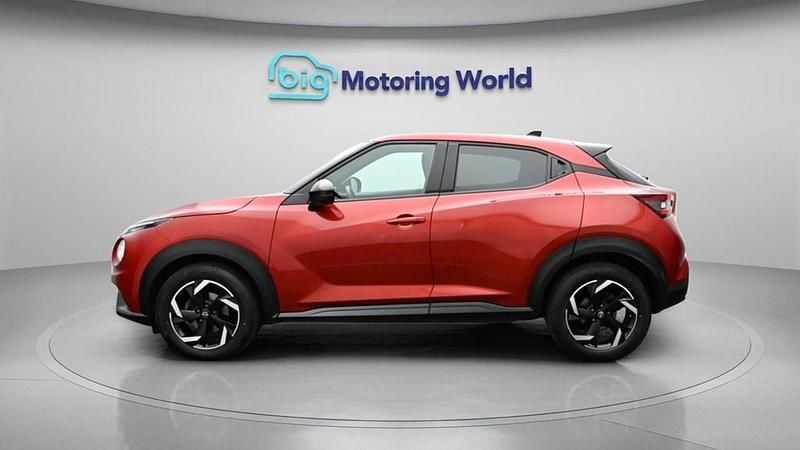 Used Nissan Juke N-Connecta 114 HP (83 kW) 2023 Red SUV