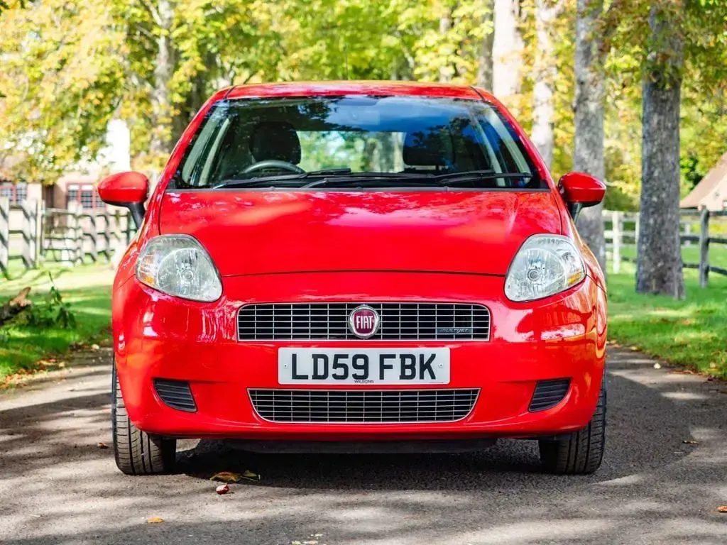 Used Fiat Grande Punto Dynamic 75 HP (55 kW) 2009 Red Hatchback