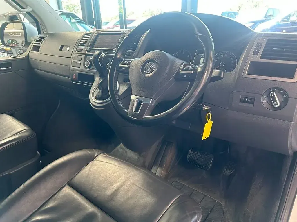 Used VW Caravelle Executive 180 HP (132 kW) 2014 Silver Van