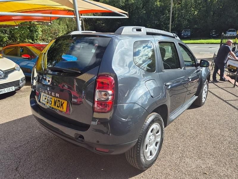 Used Dacia Duster Ambiance 110 HP (80 kW) 2016 Grey SUV
