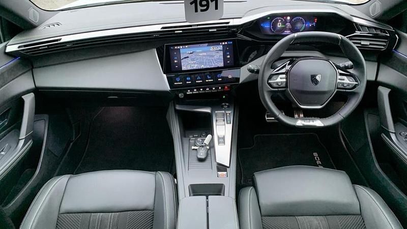 Used Peugeot 308 GT 113 kW (154 HP) 2024 White Estate