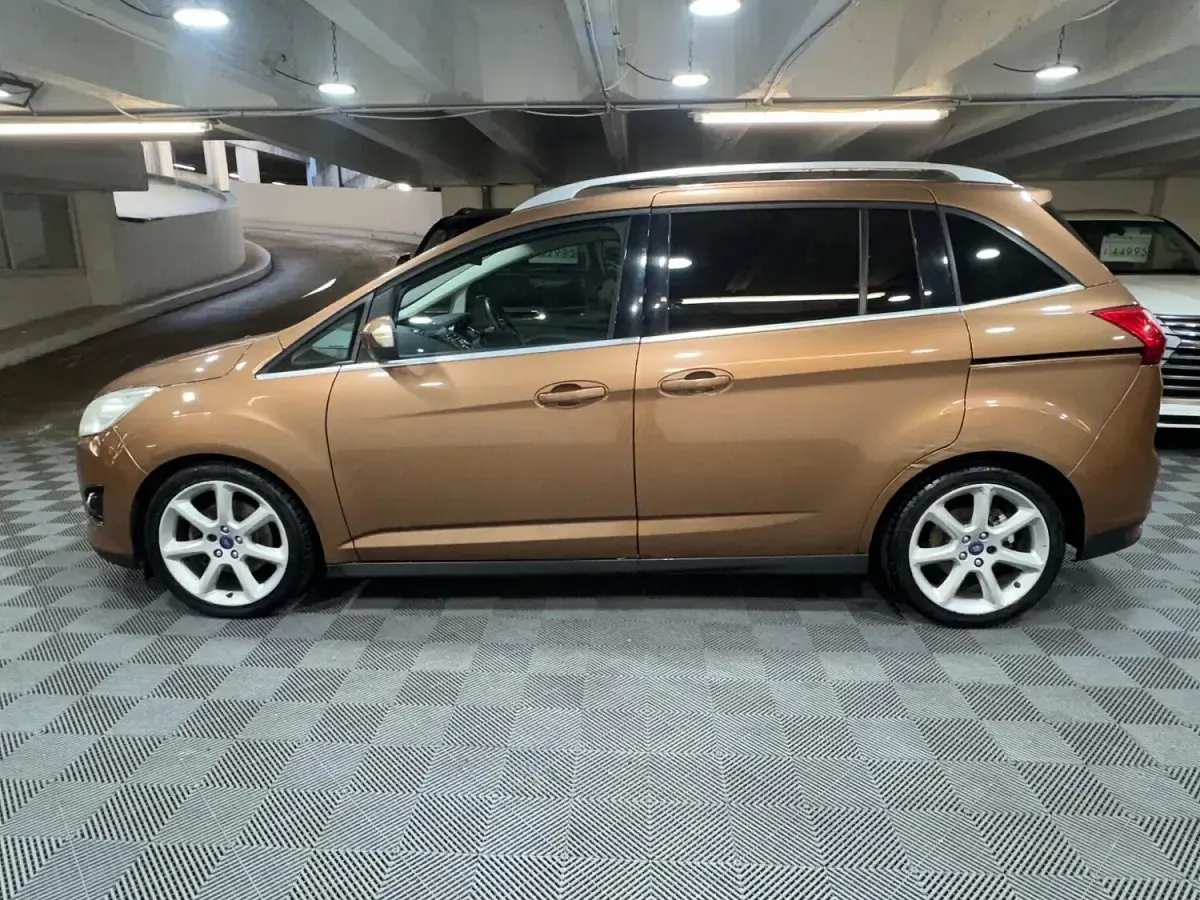Used Ford Grand C-Max Titanium X 2013 Brown MPV