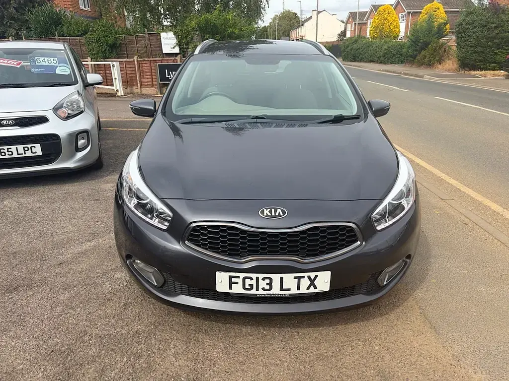 Used Kia Ceed Sportswagon 126 HP (92 kW) 2013 Silver Estate