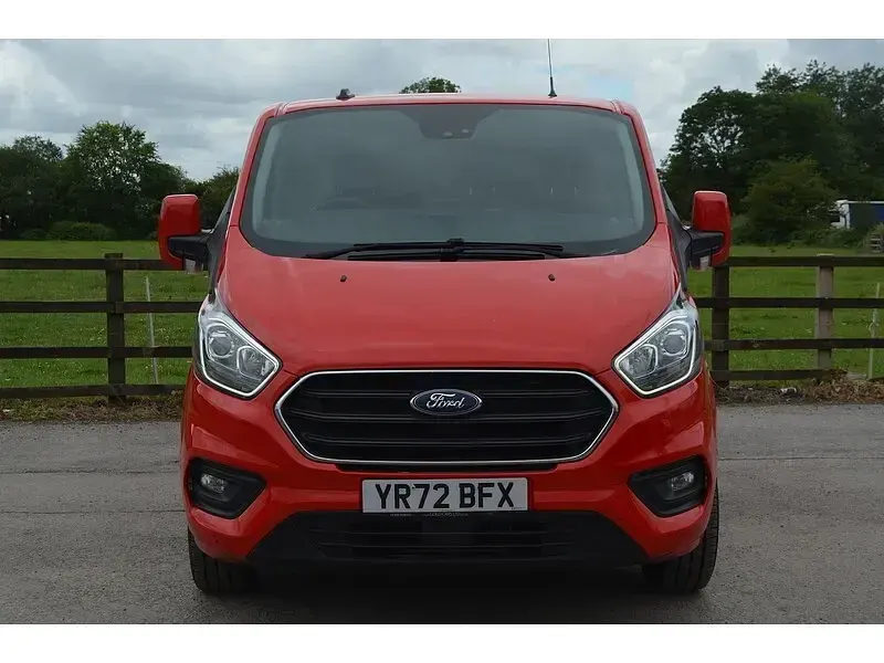 Used Ford Transit Custom Limited 130 HP (95 kW) 2022 Red Van