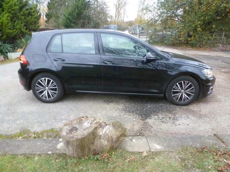 Used VW Golf VII SE 130 HP (95 kW) 2018 Black Hatchback