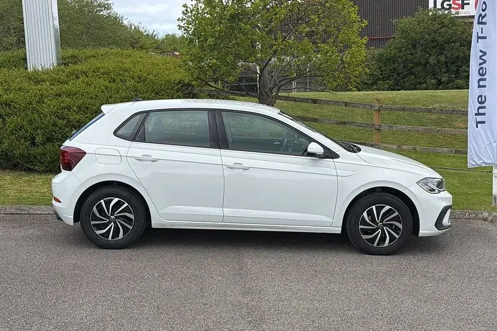 Used VW Polo Life 80 HP (58 kW) 2025 White Hatchback