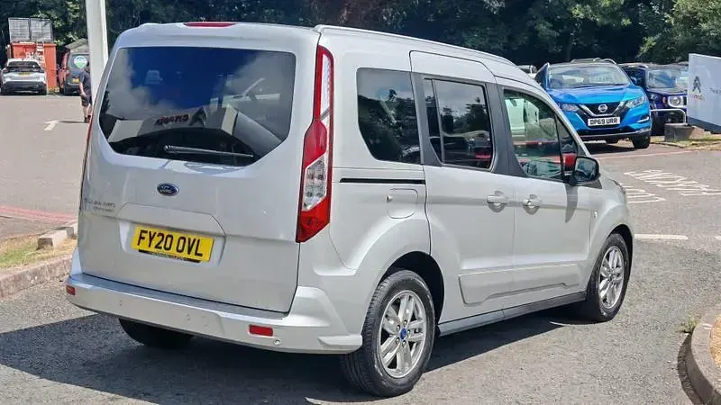 Used Ford Tourneo Connect Titanium 120 HP (88 kW) 2020 Silver MPV