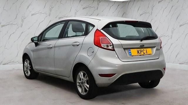 Used Ford Fiesta Zetec 82 HP (60 kW) 2015 Silver Hatchback