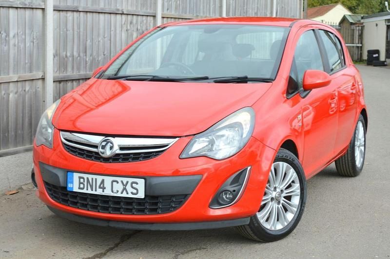Used Vauxhall Corsa 95 HP (69 kW) 2014 Red Hatchback