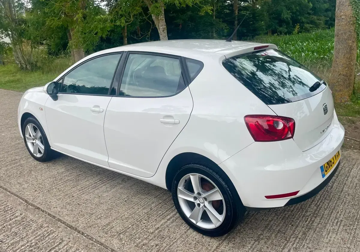 Used Seat Ibiza 85 HP (62 kW) 2014 White Hatchback