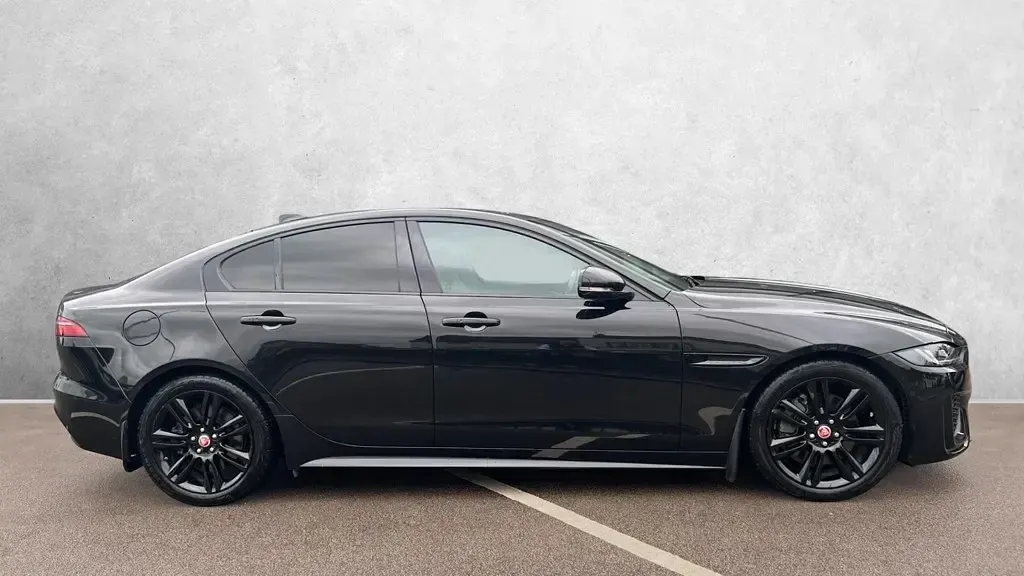 Used Jaguar XE R-Dynamic 249 HP (183 kW) 2020 Black Sedan
