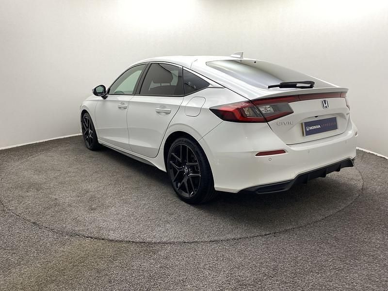 Used Honda Civic Advance 2022 White Hatchback