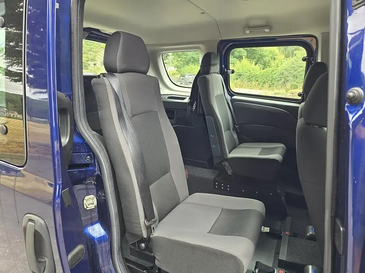 Used Fiat Doblò Active 95 HP (69 kW) 2019 Blue MPV