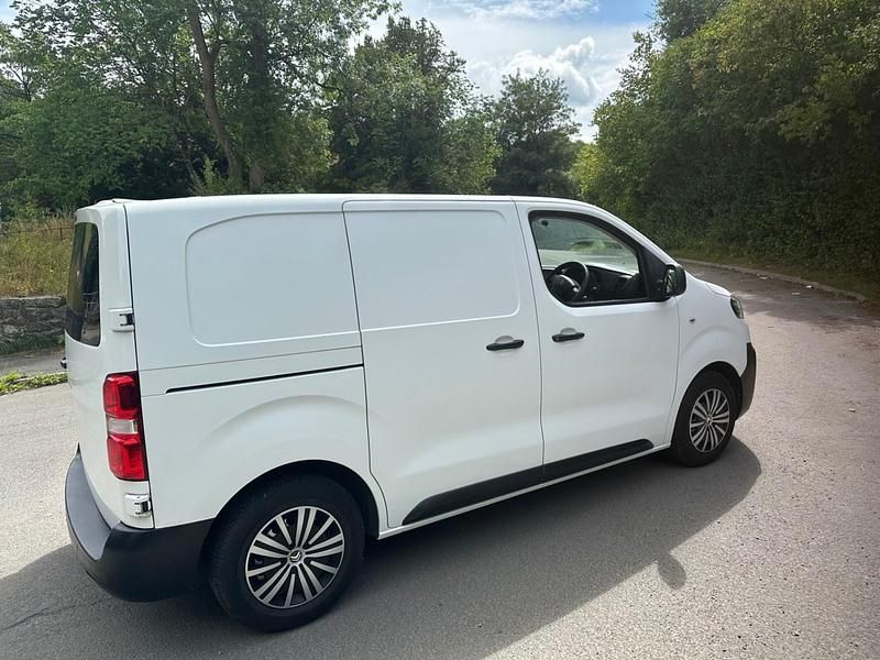 Used Citroën Dispatch 2019 White MPV