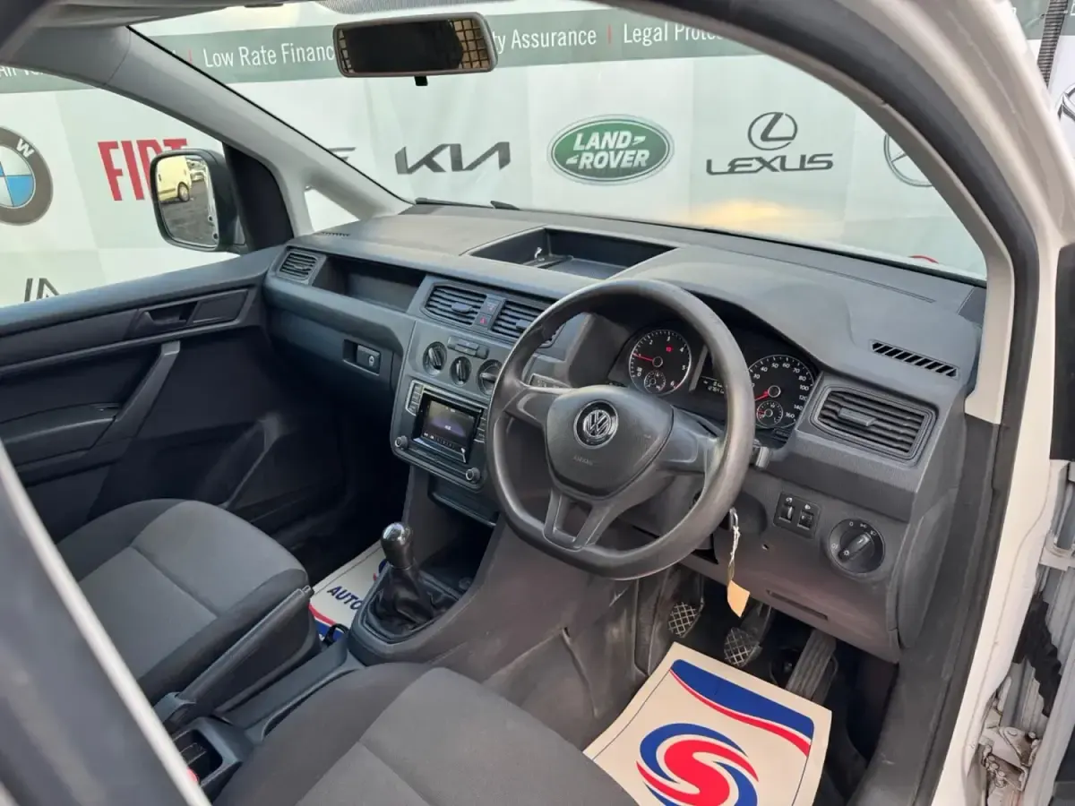 Usado VW Caddy Startline 102 HP (75 kW) 2016 Branco Monovolume