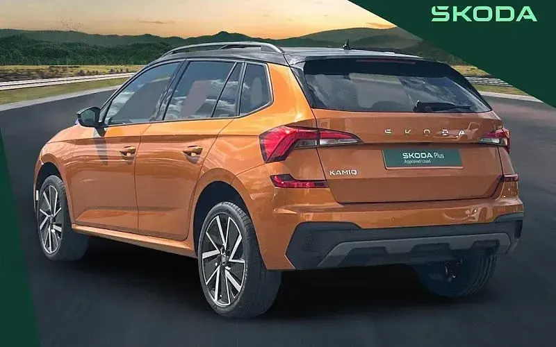 New Skoda Kamiq Design Edition 116 HP (85 kW) 2026 Phoenix orange metallic black magic pearl effect SUV