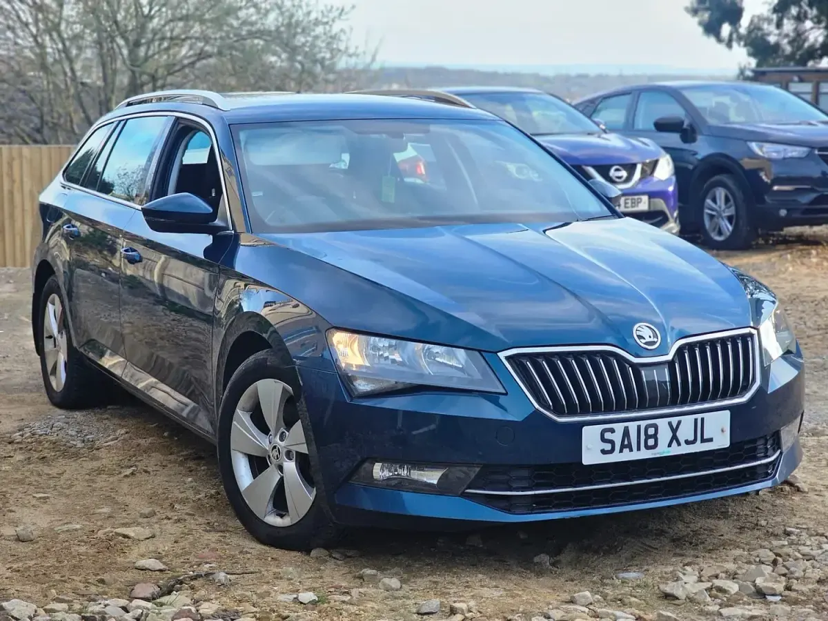 Used Skoda Superb SE 120 HP (88 kW) 2018 Blue Estate