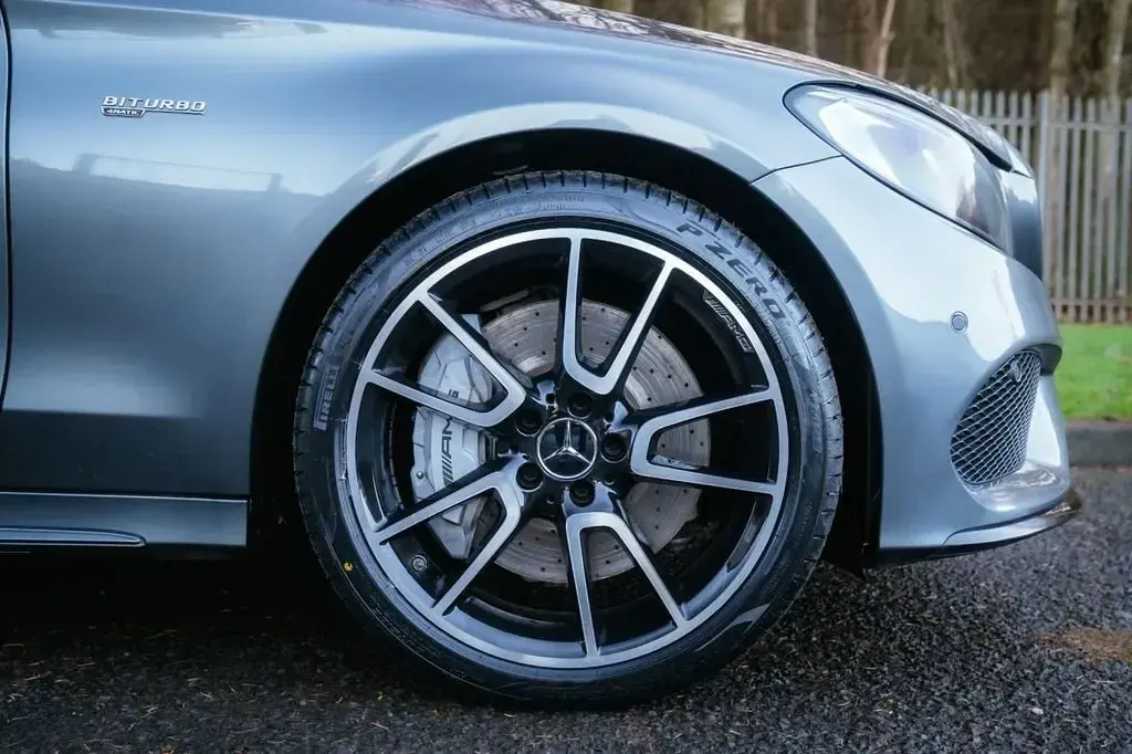 Begagnad Mercedes C43 AMG Premium Plus 2018 Grå Sedan