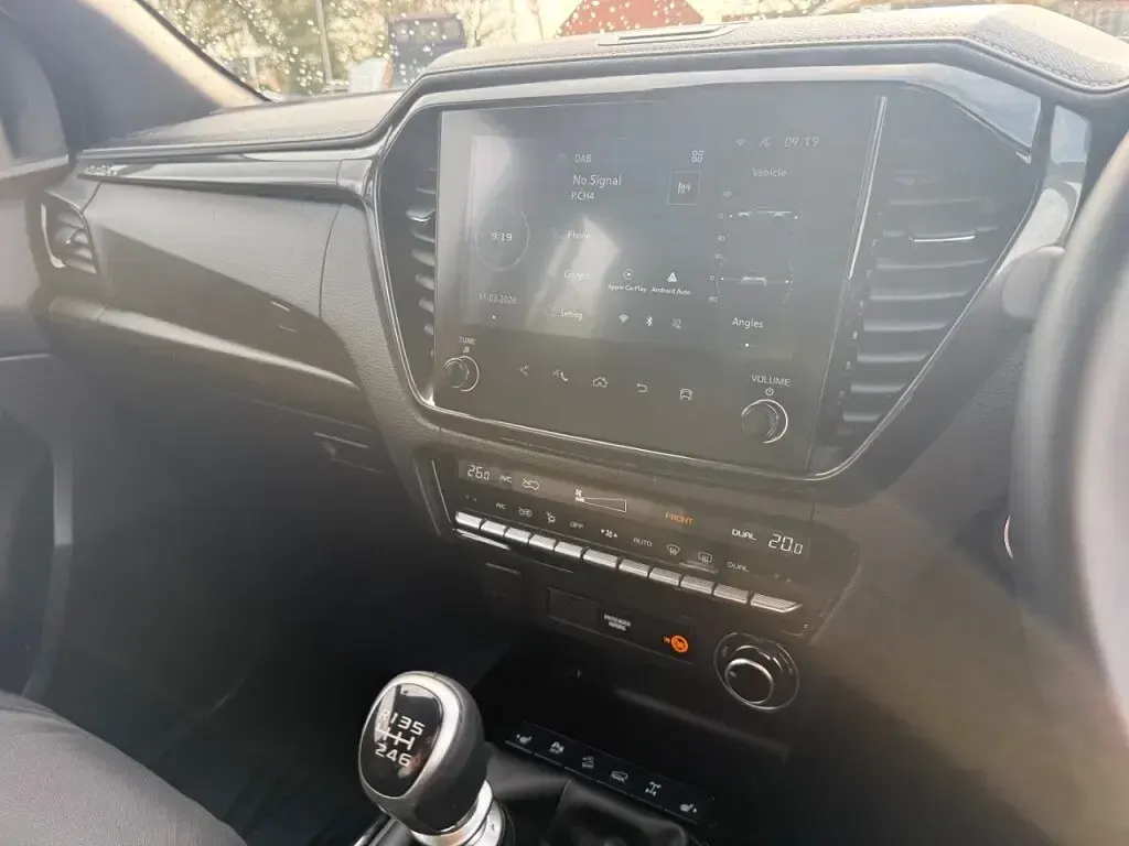 Used Isuzu D-Max 163 HP (119 kW) 2025 Orange Pickup