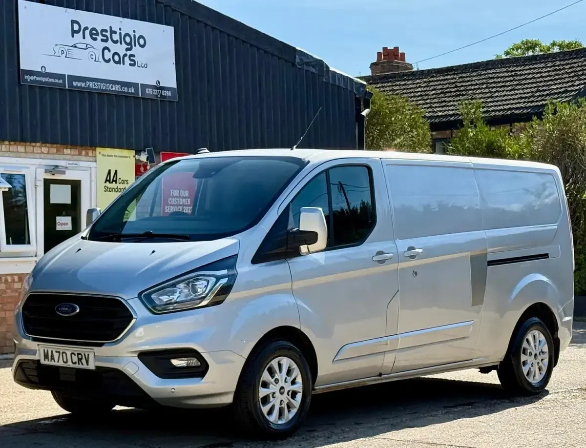 Used Ford Transit Custom Limited 130 HP (95 kW) 2020 Silver Van