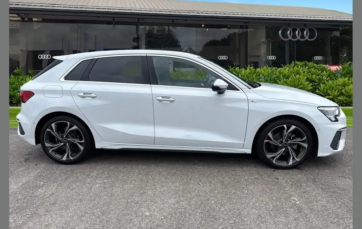 Used Audi A3 S-Line 150 HP (110 kW) 2023 White Sedan